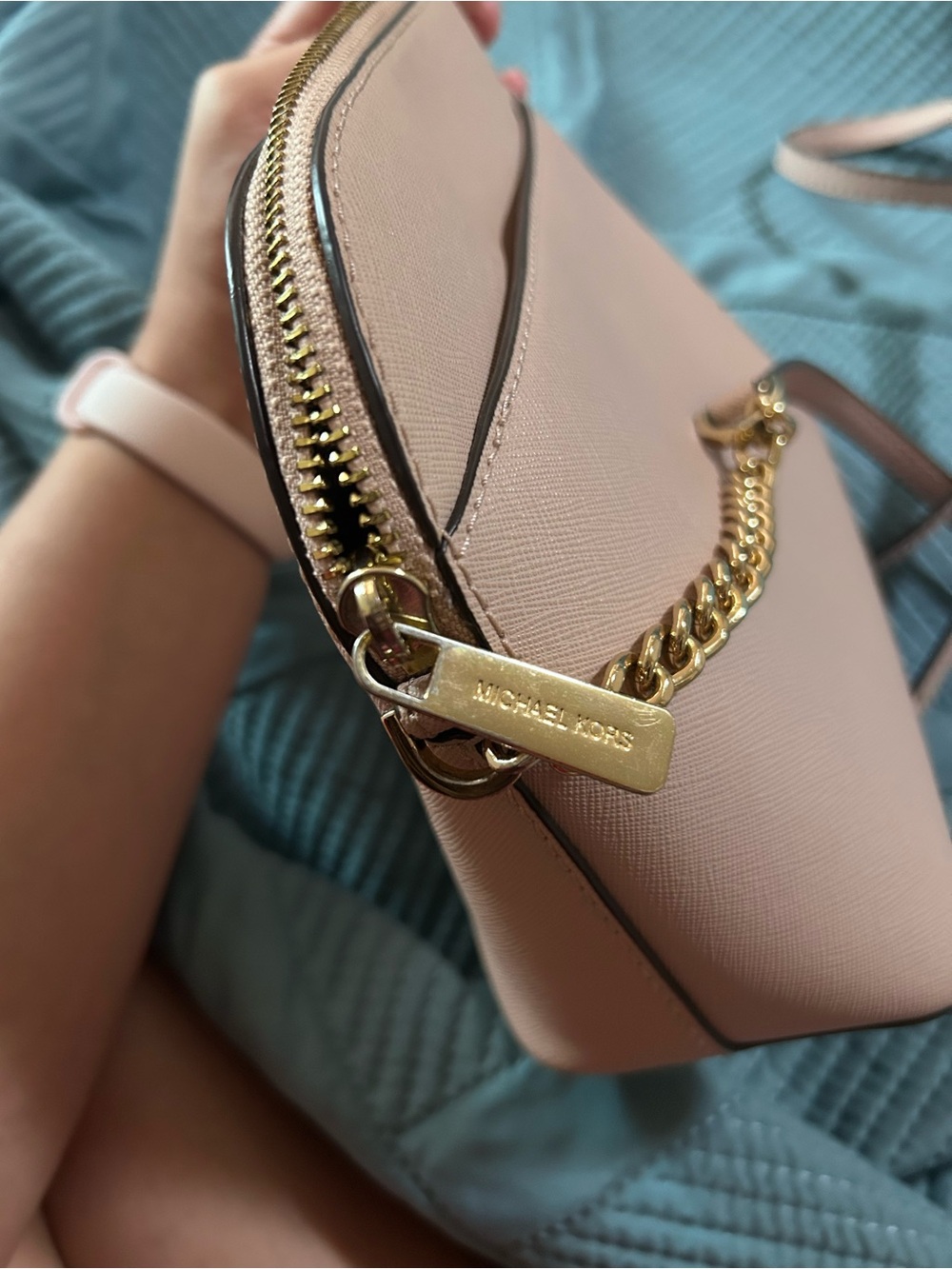 Michael Kors Blush Saffiano Dome Crossbody with Gold Hardware - Picture 7 of 12